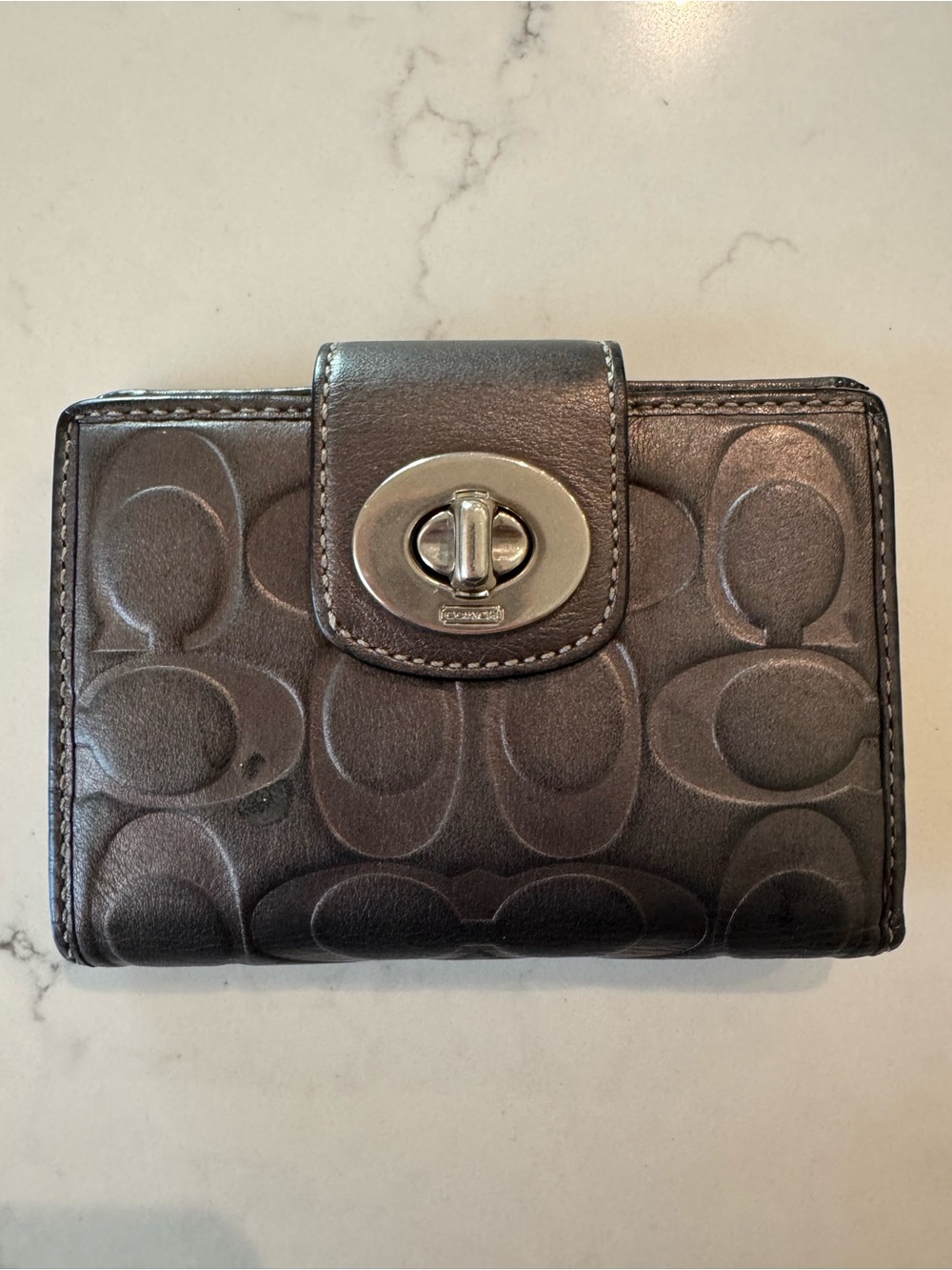 DAMAGED/IMPERFECT Coach Lot - Picture 10 of 16